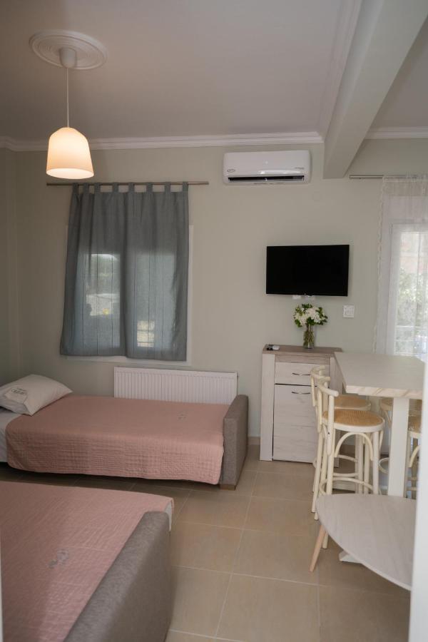 Zoe Seaview Apartment By Rentalspro - Nea Moudania Halkidiki Exterior photo